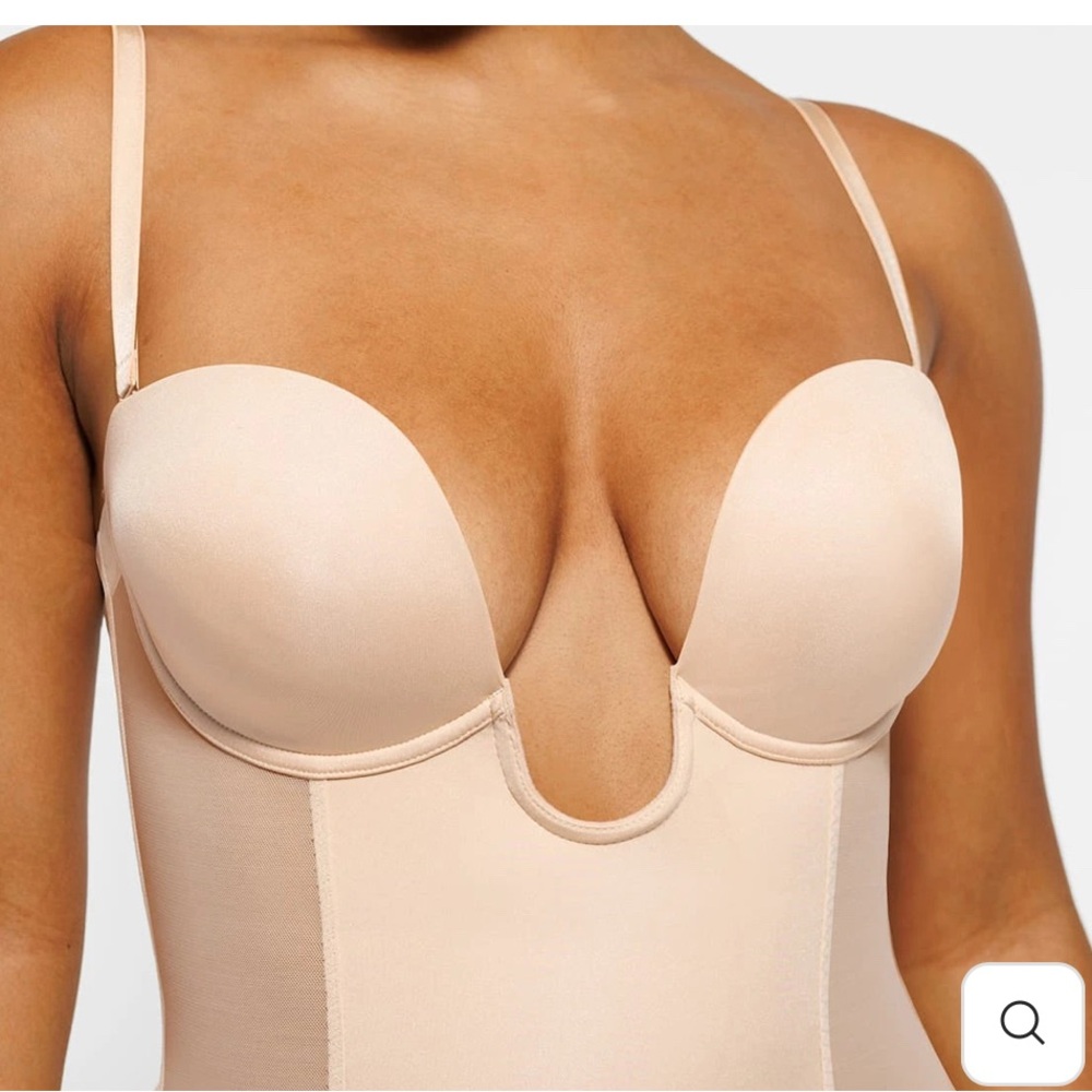 SHAPELLX Deep Plunge Butt-lifting Bodysuit - NEW / NWT!!